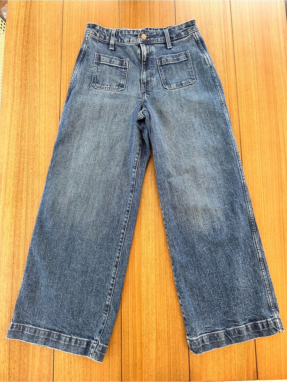 Old Navy Women’s Extra High Rise Wide Leg Jeans Patch Pockets Size 4P Petite EUC